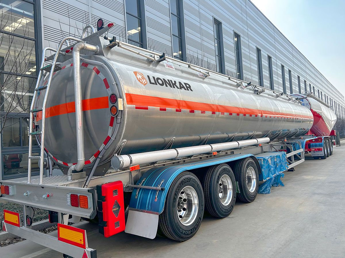 Stainless steel Tanker Trailer
