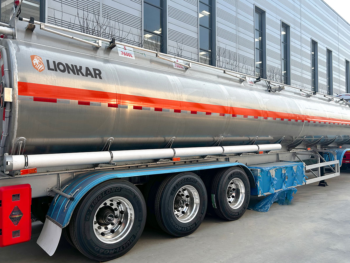 Stainless steel Tanker Trailer a